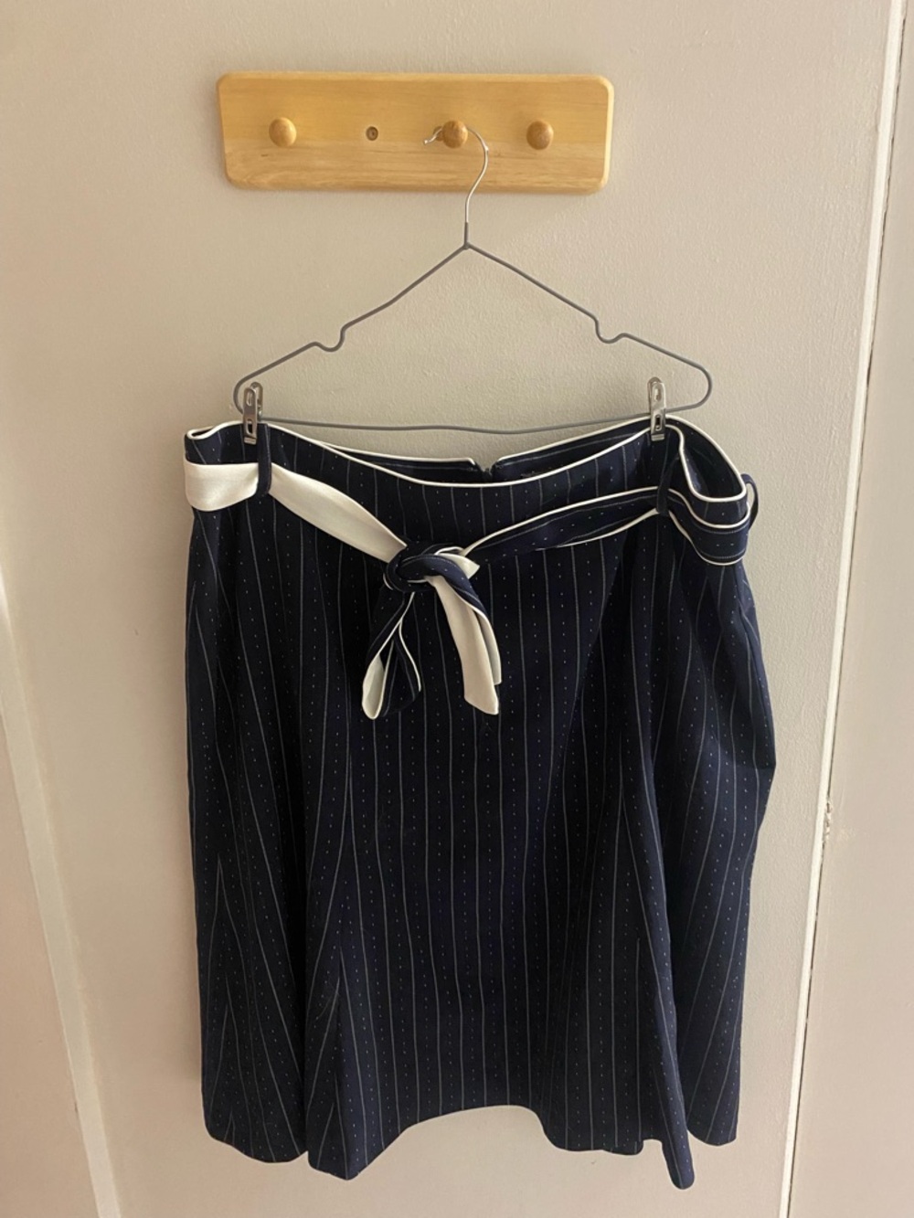 Plus-sized Navy Stripped Skirt